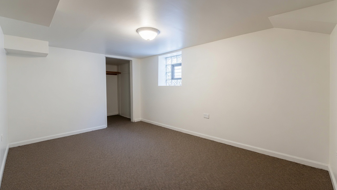 12720589 Property Photo 6