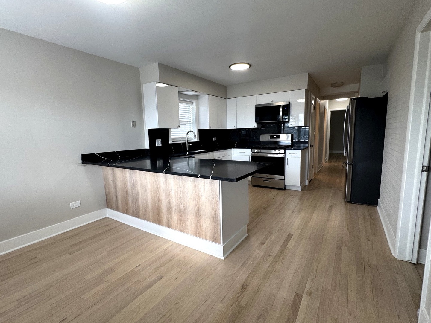 1215 Balmoral Avenue 2 Property Photo 5