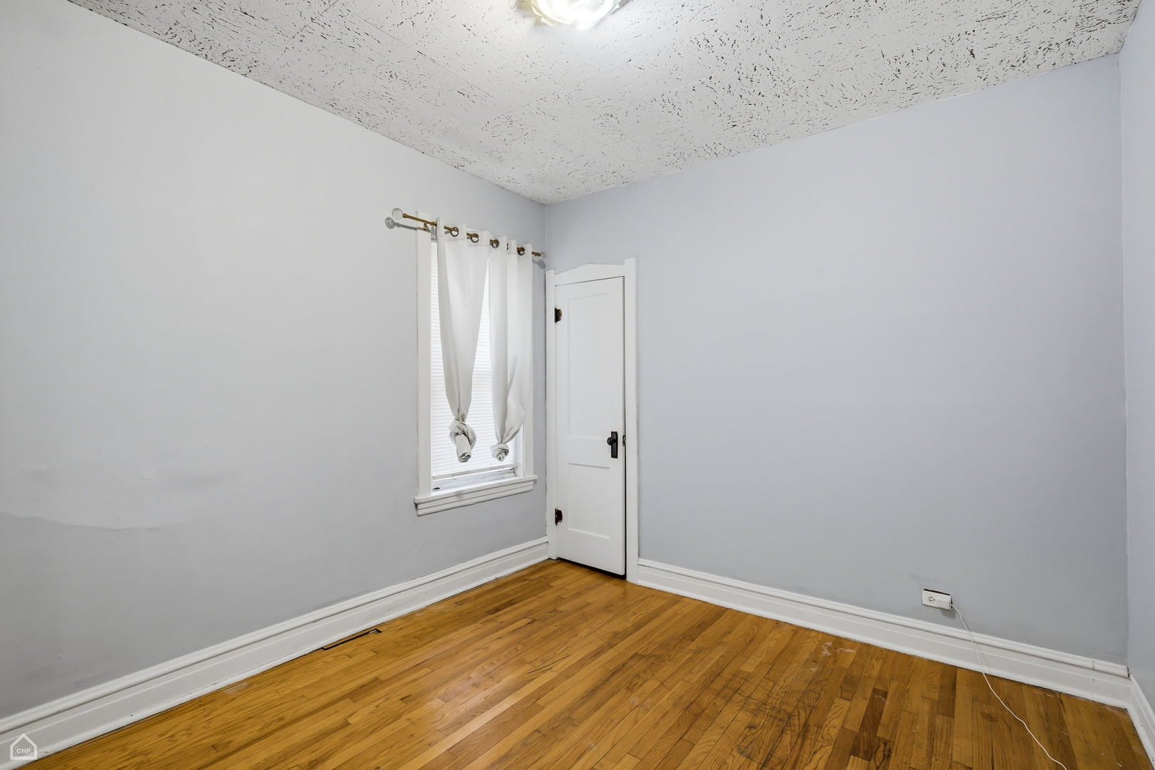 1626 N Linder Avenue Property Photo 11