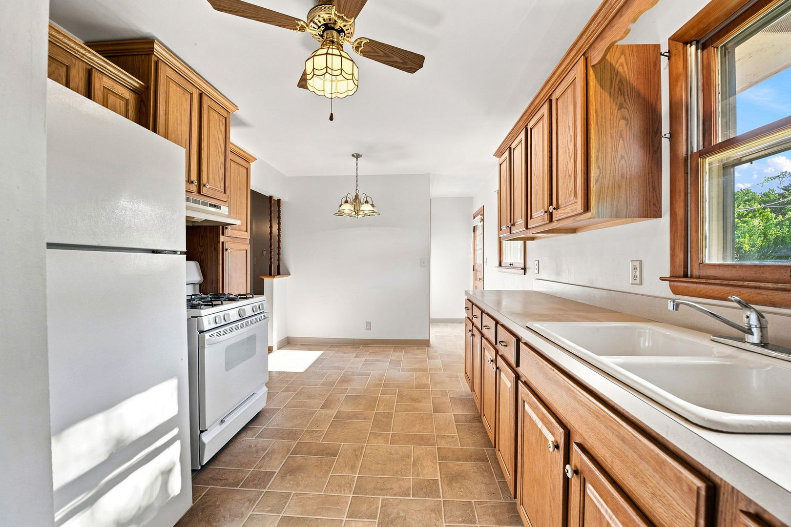 22331 S Donna Avenue Property Photo 11