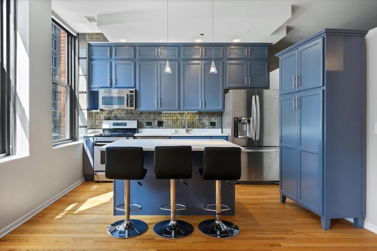208 W Washington Street 2013 Property Photo 4