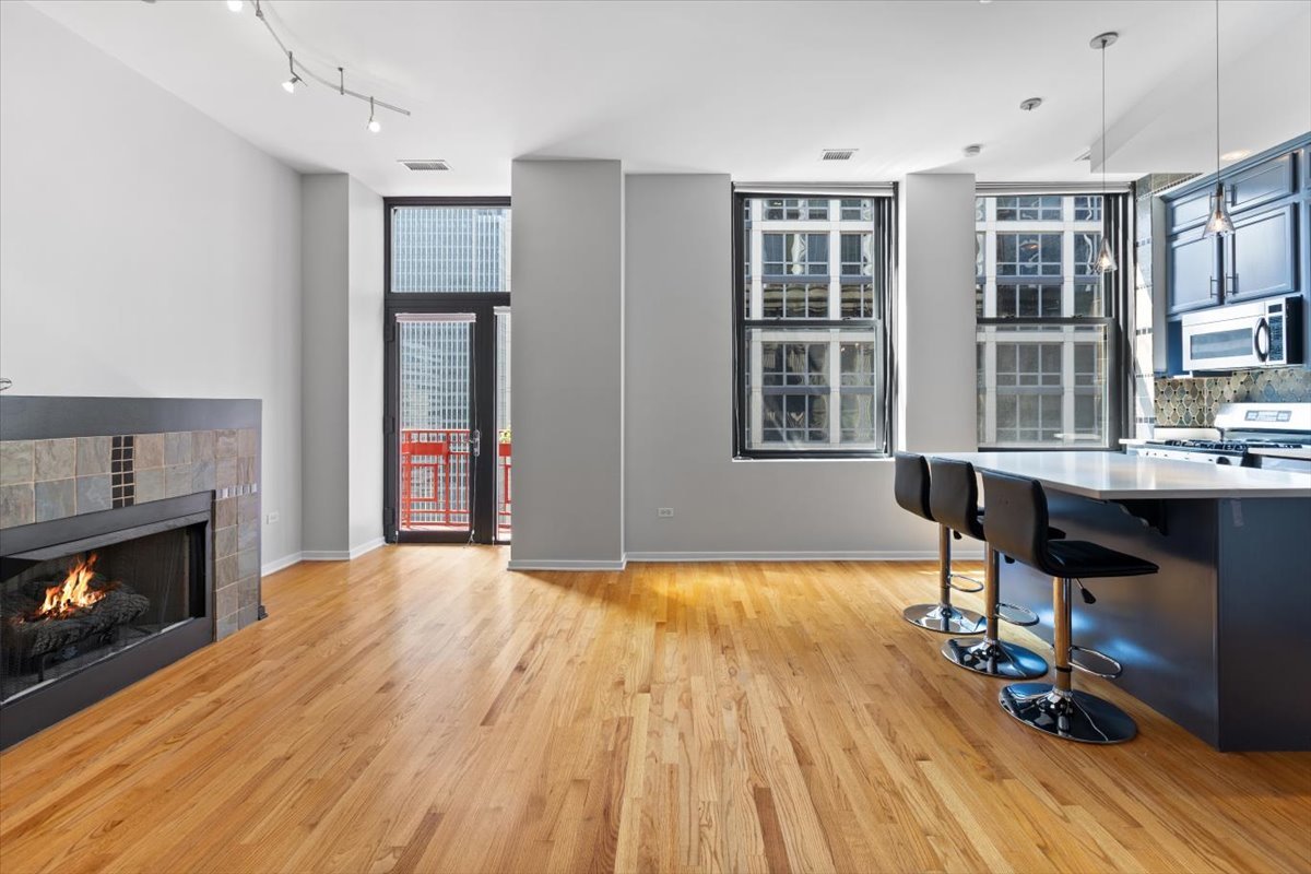 208 W Washington Street 2013 Property Photo 7