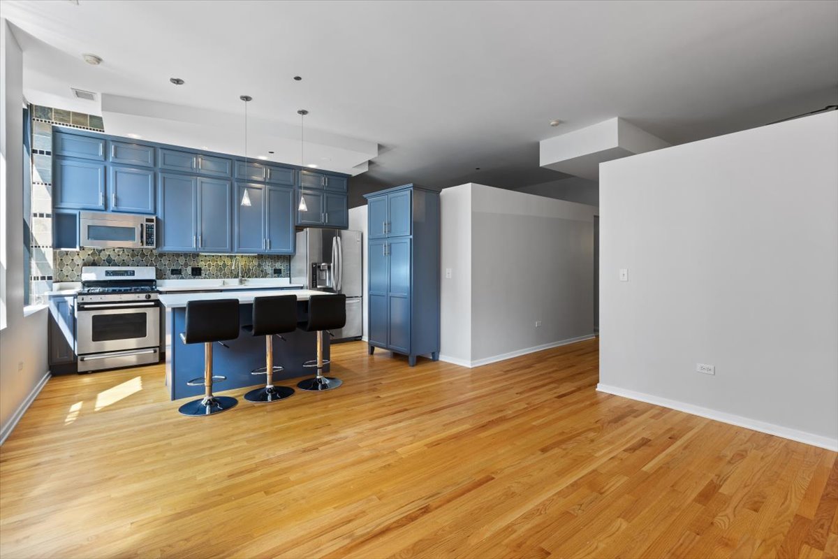 208 W Washington Street 2013 Property Photo 8