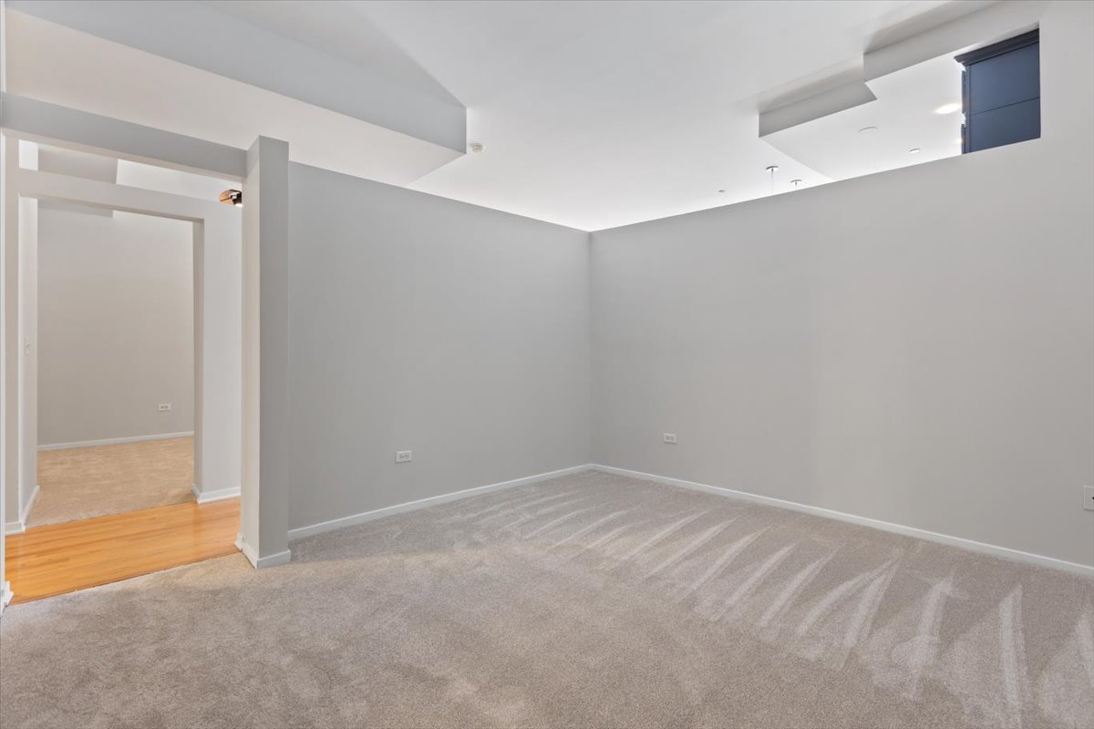 208 W Washington Street 2013 Property Photo 13