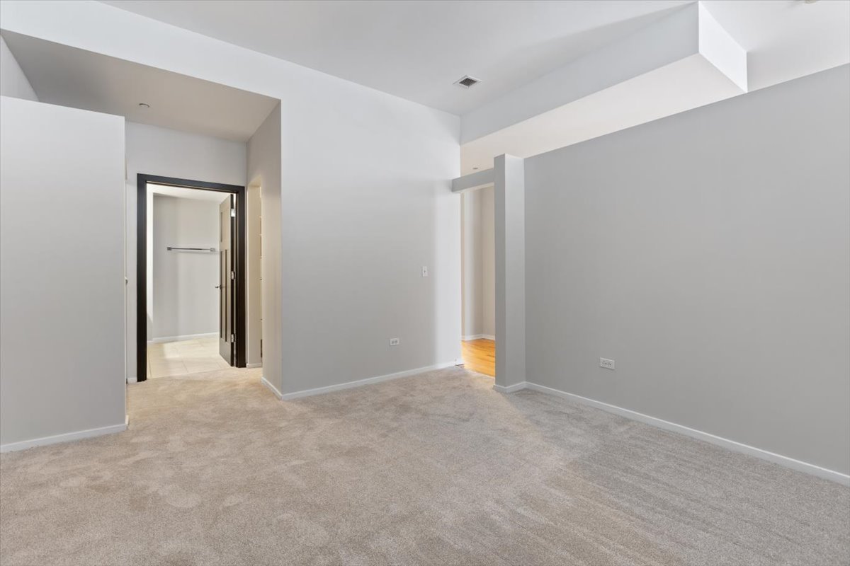 208 W Washington Street 2013 Property Photo 14