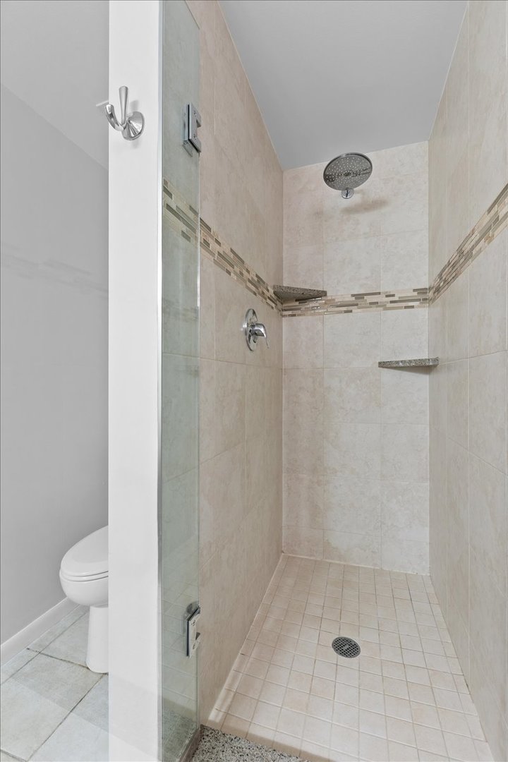 208 W Washington Street 2013 Property Photo 18