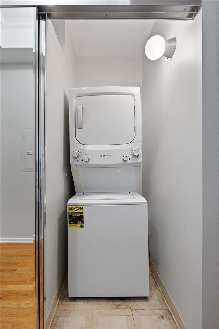 208 W Washington Street 2013 Property Photo 23