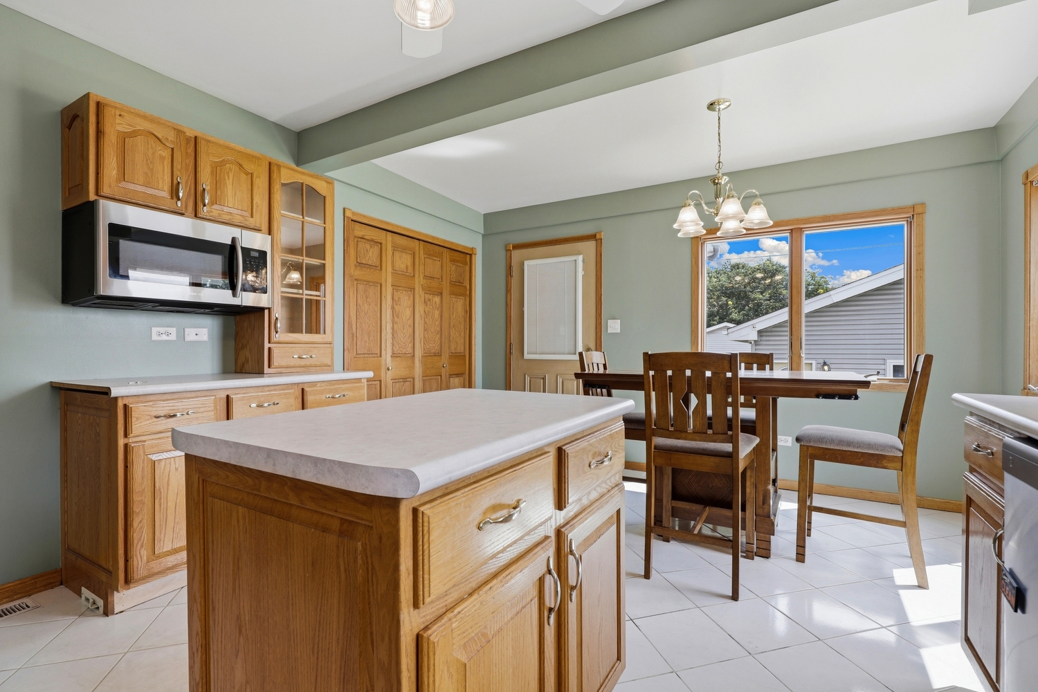 9817 Minnick Avenue Property Photo 4