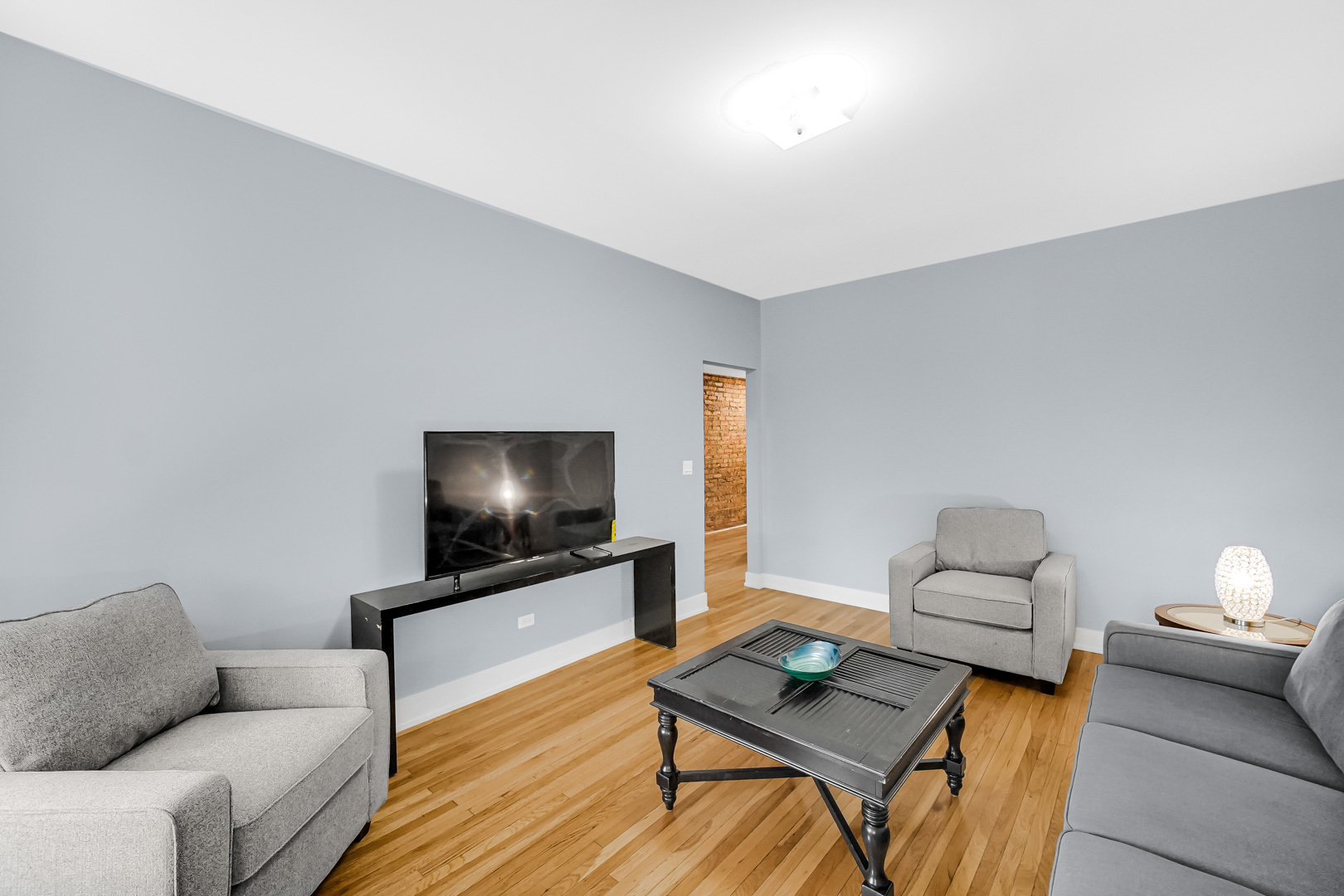 6022 S Eberhart Avenue 2n Property Photo 2