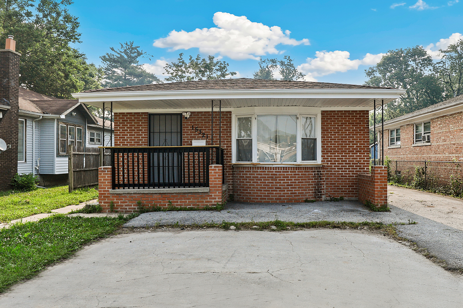 15321 Lincoln Avenue Property Photo 1