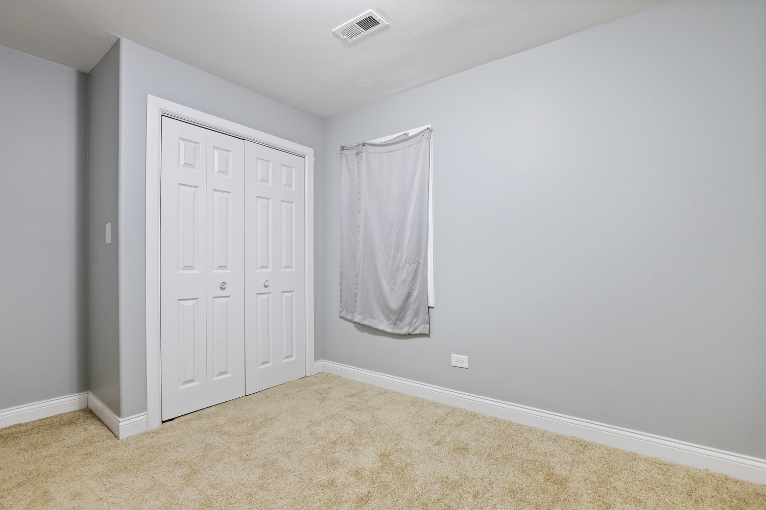 15321 Lincoln Avenue Property Photo 10