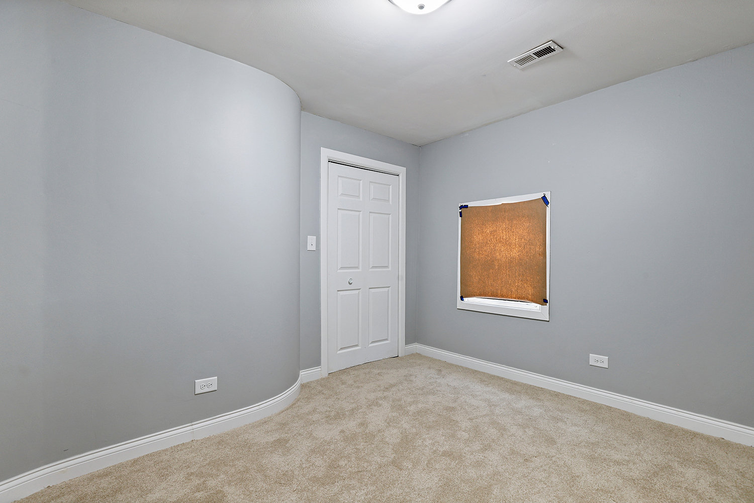 15321 Lincoln Avenue Property Photo 11