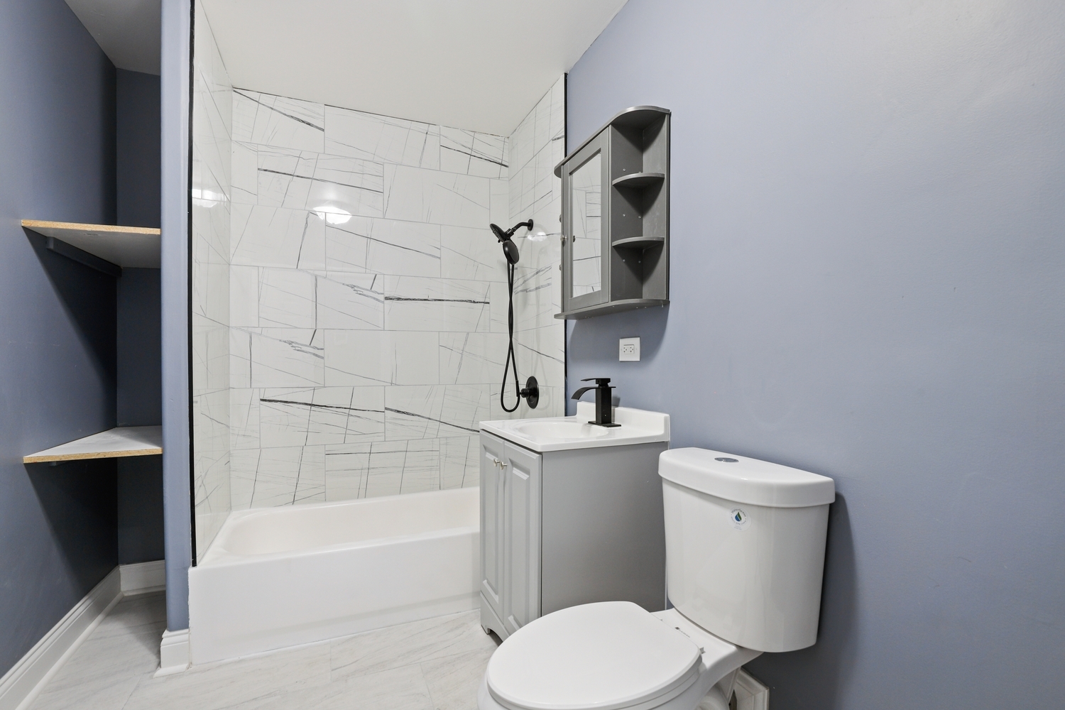 15321 Lincoln Avenue Property Photo 12