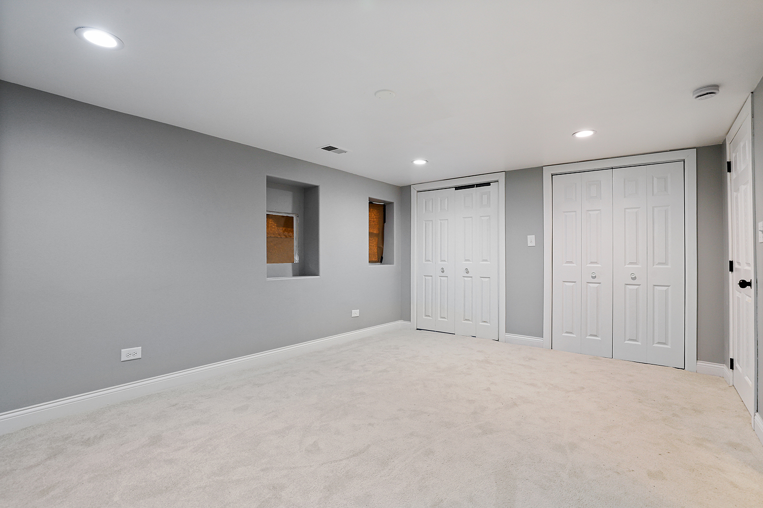 15321 Lincoln Avenue Property Photo 18