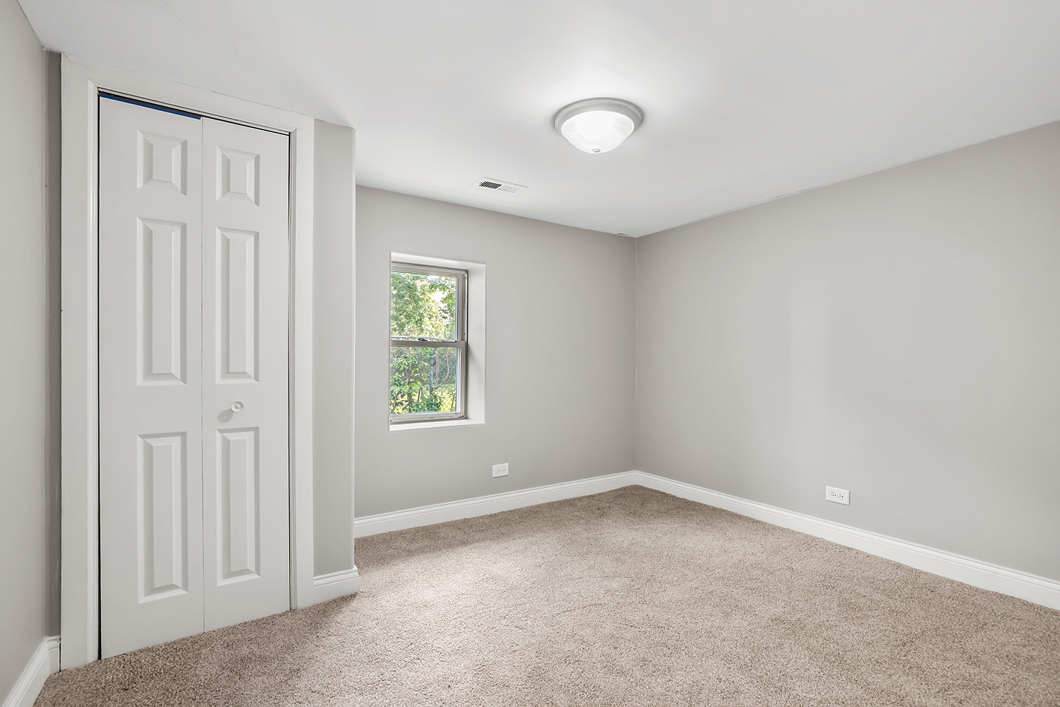 15321 Lincoln Avenue Property Photo 20