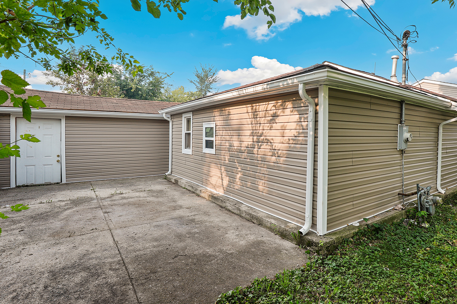 15321 Lincoln Avenue Property Photo 21