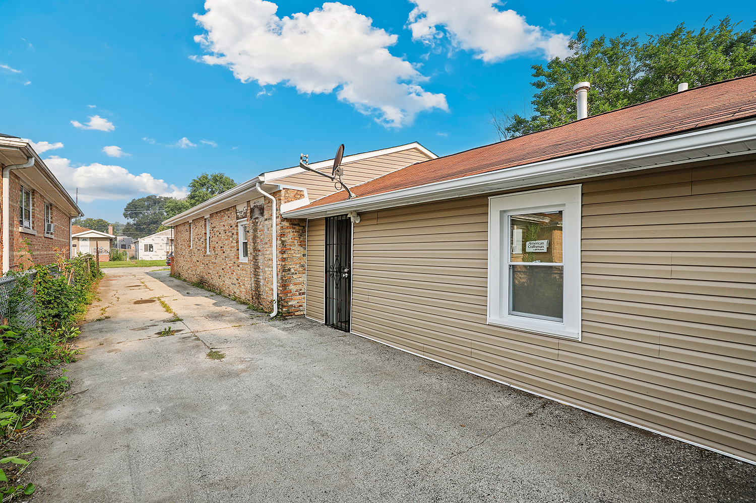 15321 Lincoln Avenue Property Photo 22
