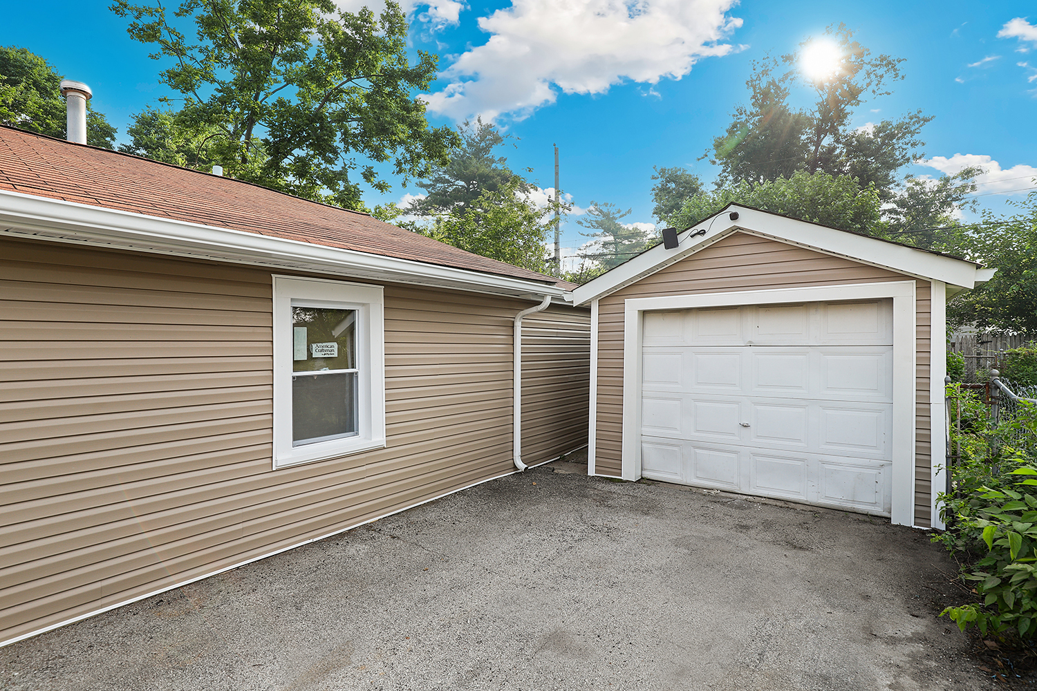 15321 Lincoln Avenue Property Photo 23