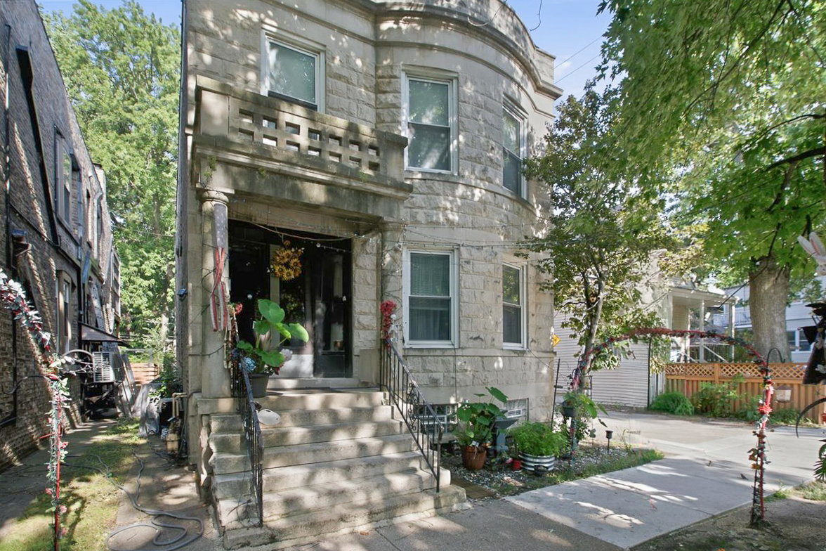 7065 N Wolcott Avenue Property Photo 1