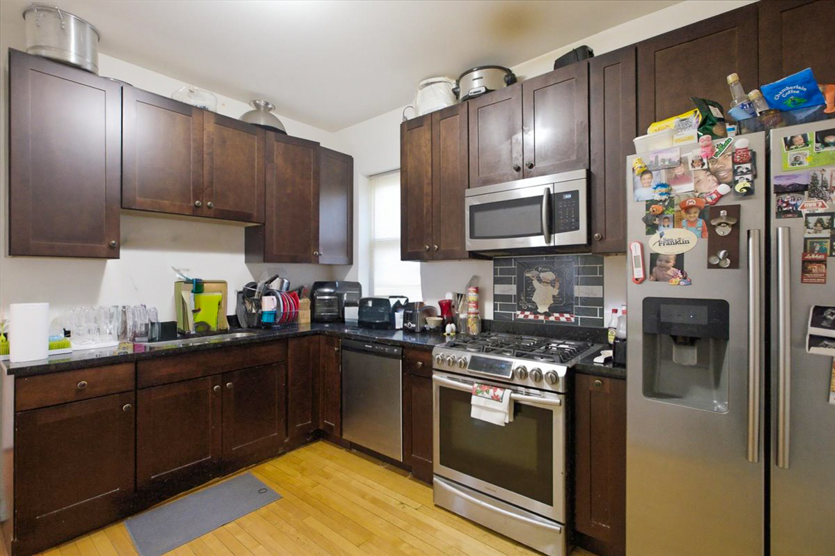 7065 N Wolcott Avenue Property Photo 2