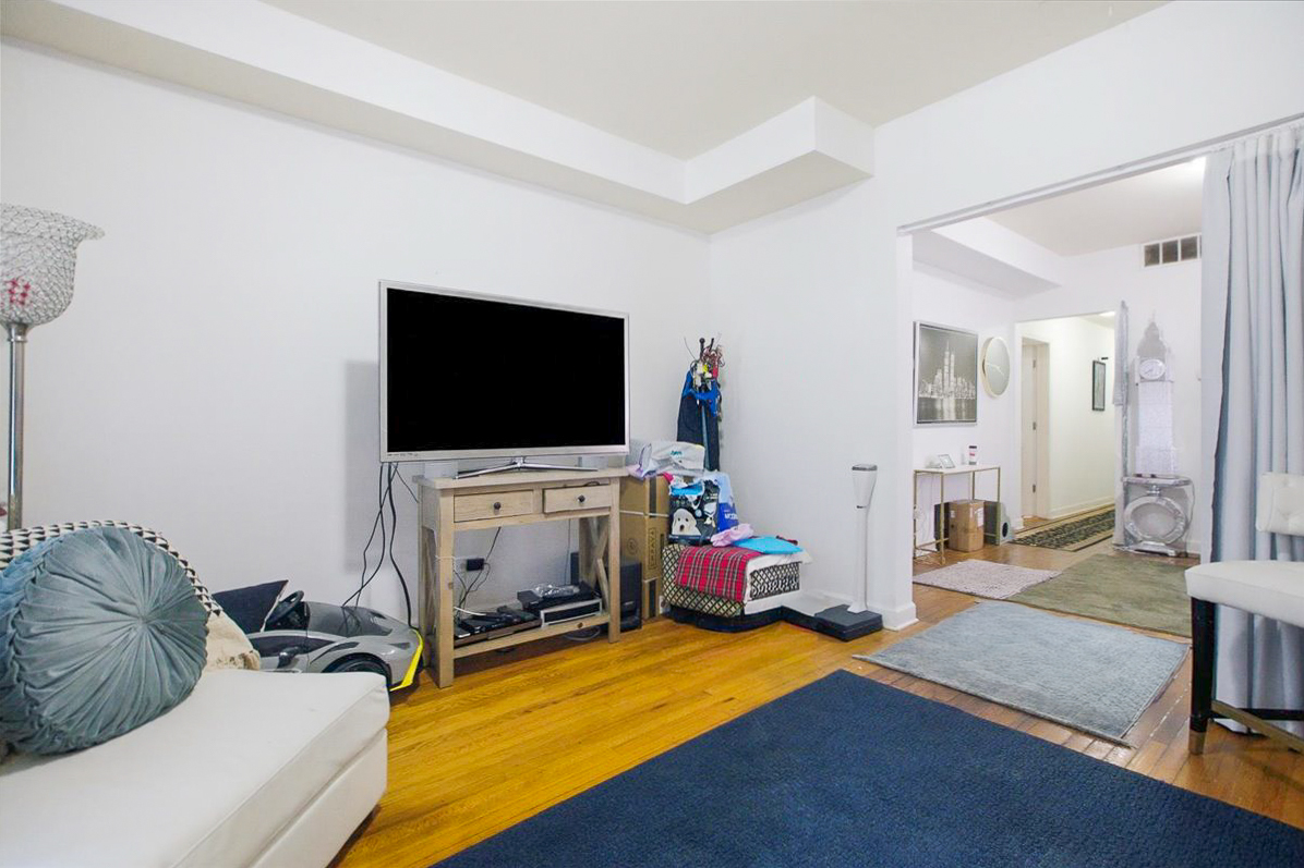 7065 N Wolcott Avenue Property Photo 7