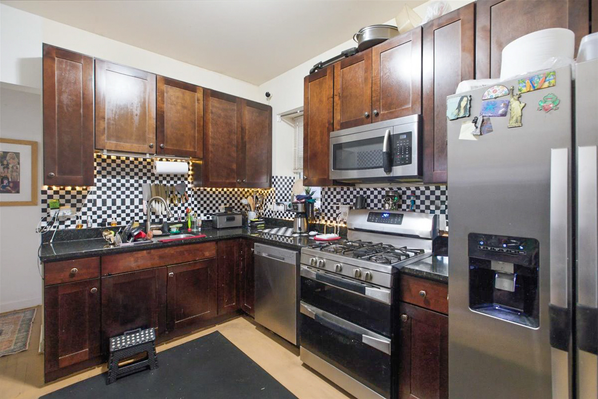 7065 N Wolcott Avenue Property Photo 13