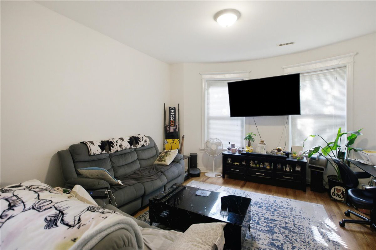 7065 N Wolcott Avenue Property Photo 23