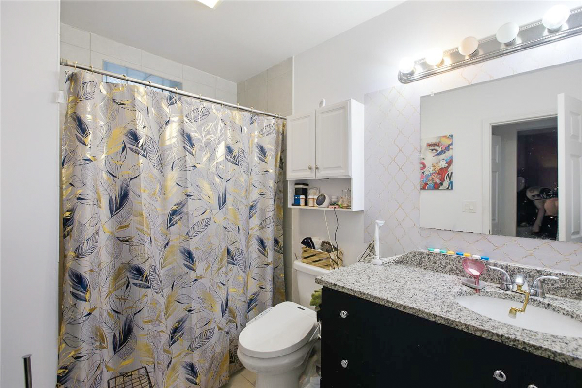 7065 N Wolcott Avenue Property Photo 28