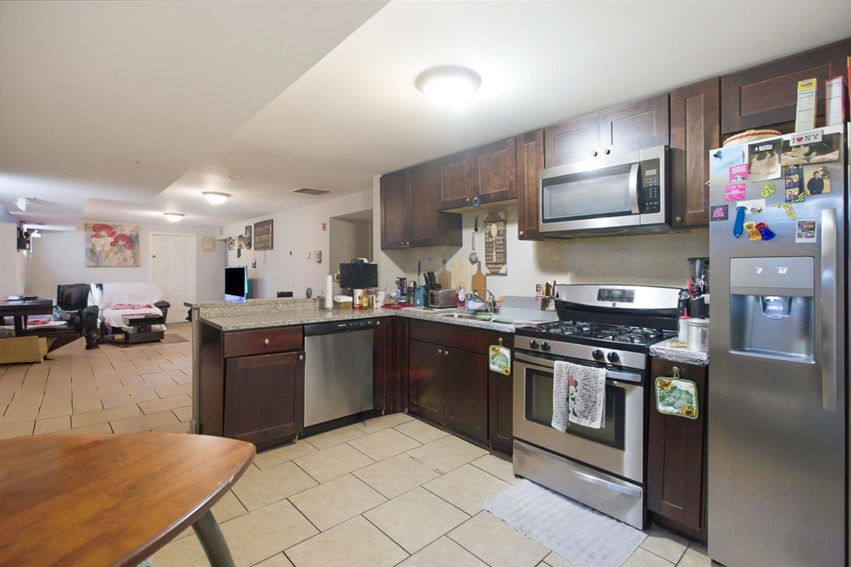 7065 N Wolcott Avenue Property Photo 29