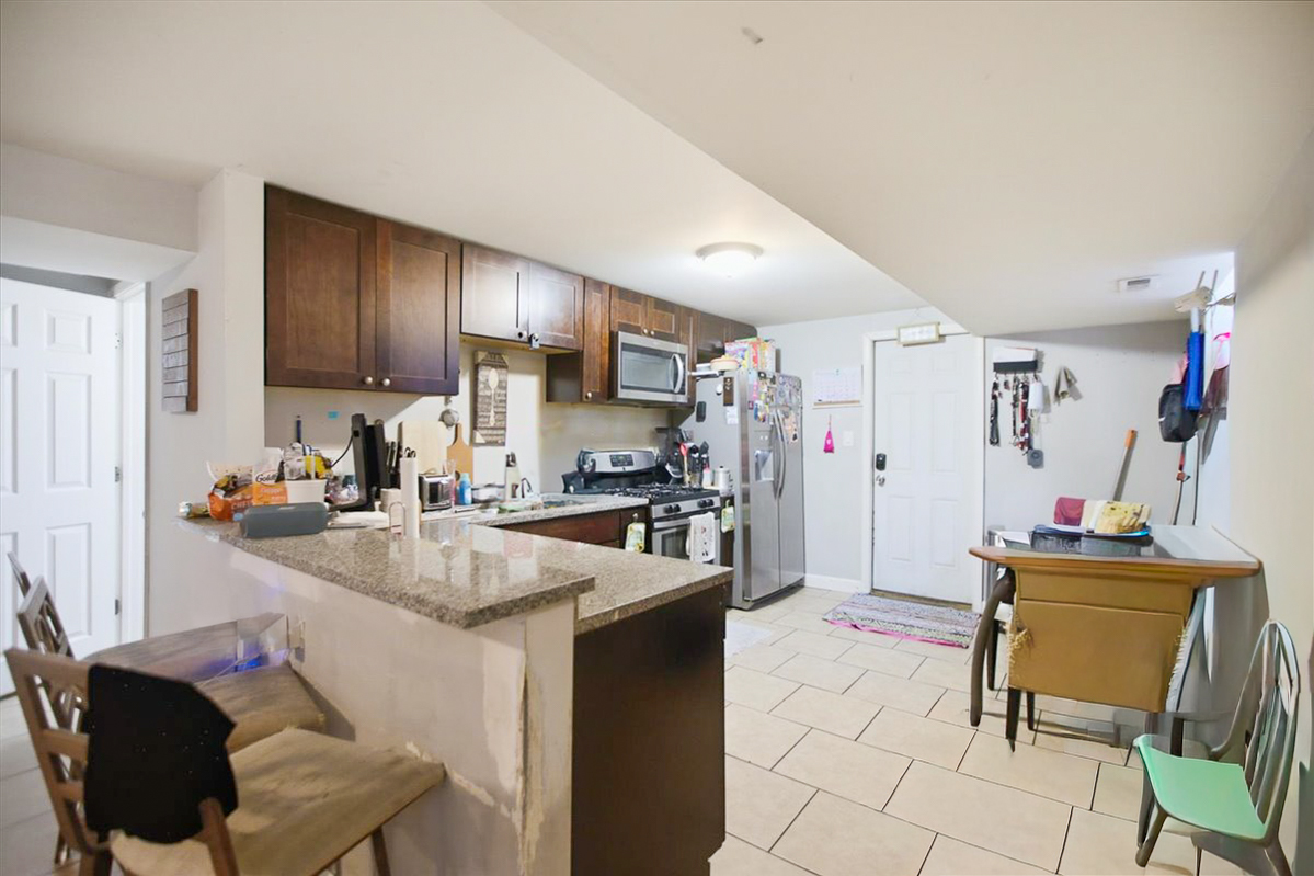 7065 N Wolcott Avenue Property Photo 31