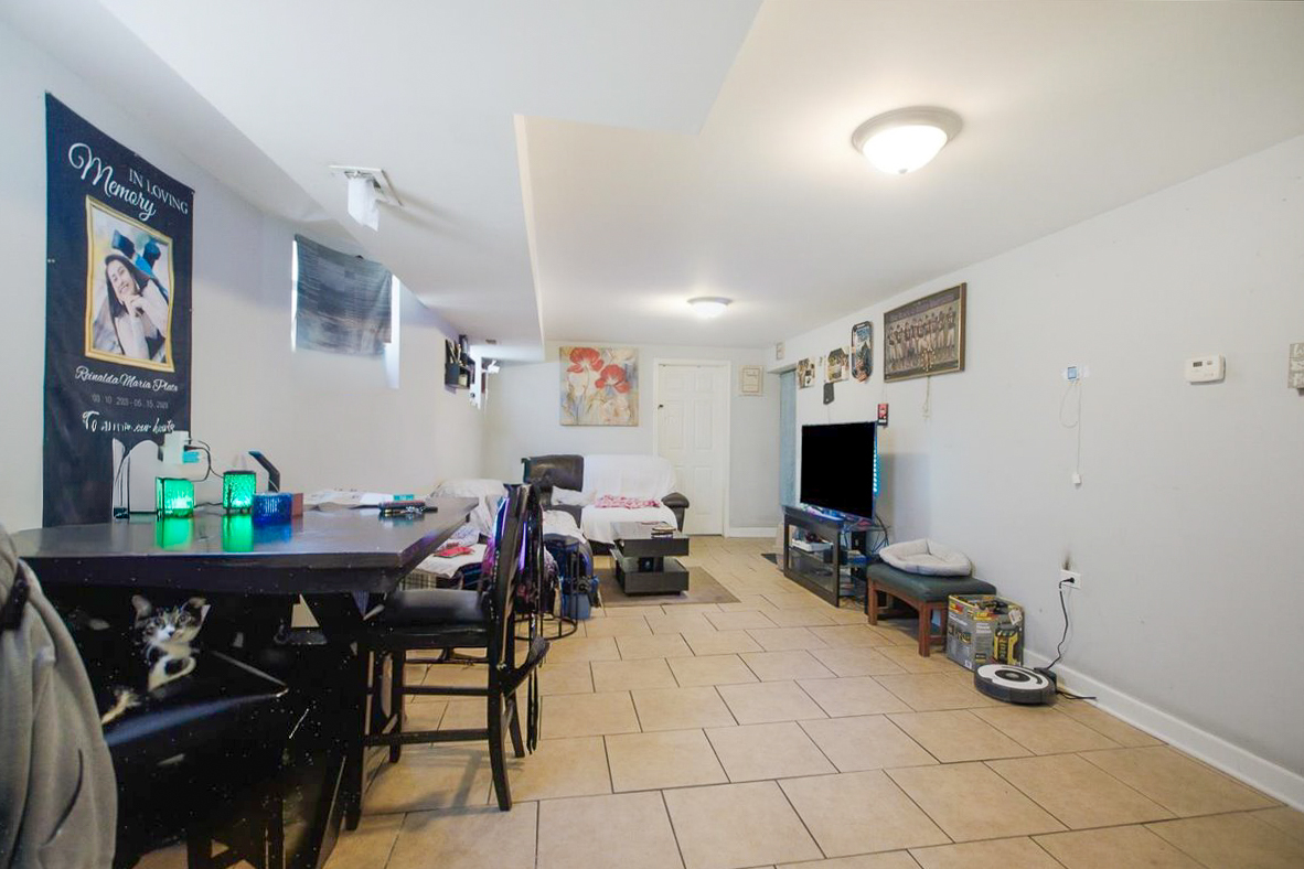 7065 N Wolcott Avenue Property Photo 32