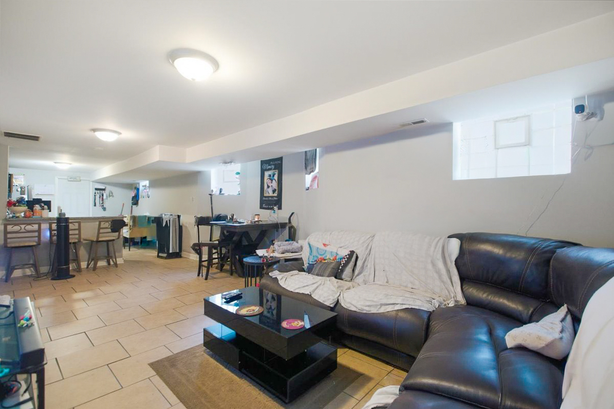 7065 N Wolcott Avenue Property Photo 34