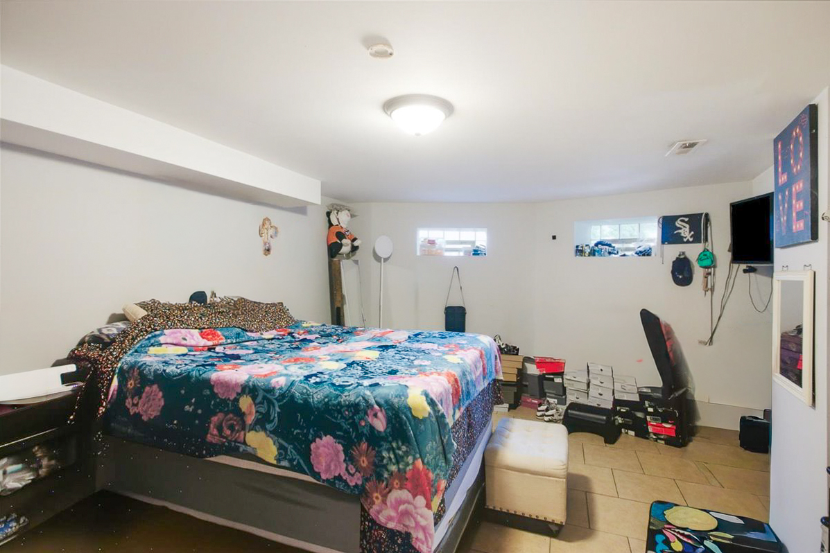 7065 N Wolcott Avenue Property Photo 38
