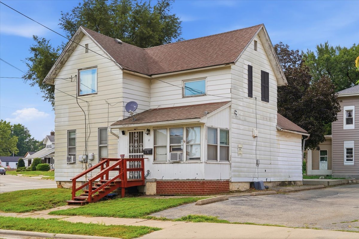 2 E 7th Street Property Photo 1