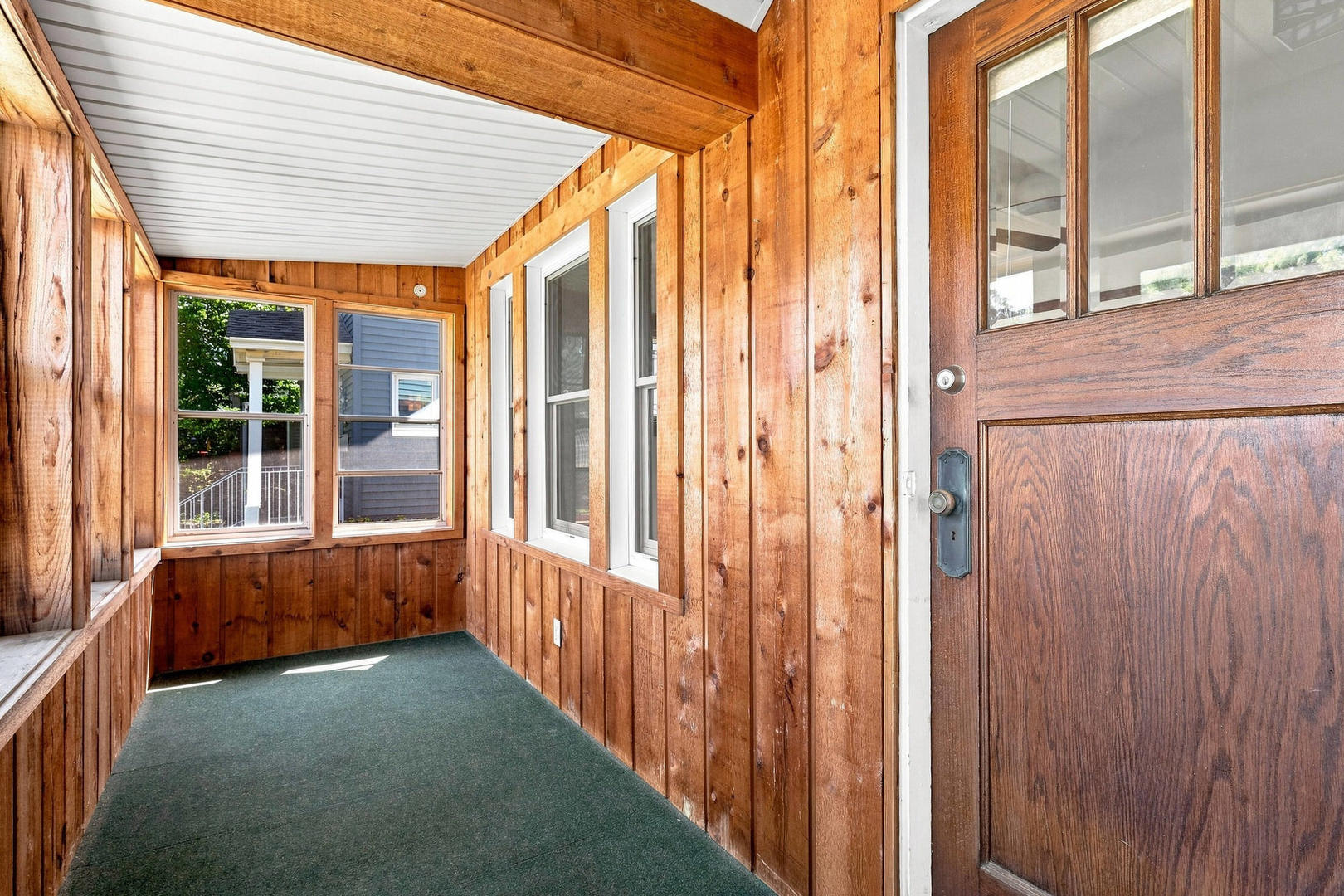 2720 Tremont Avenue Property Photo 4