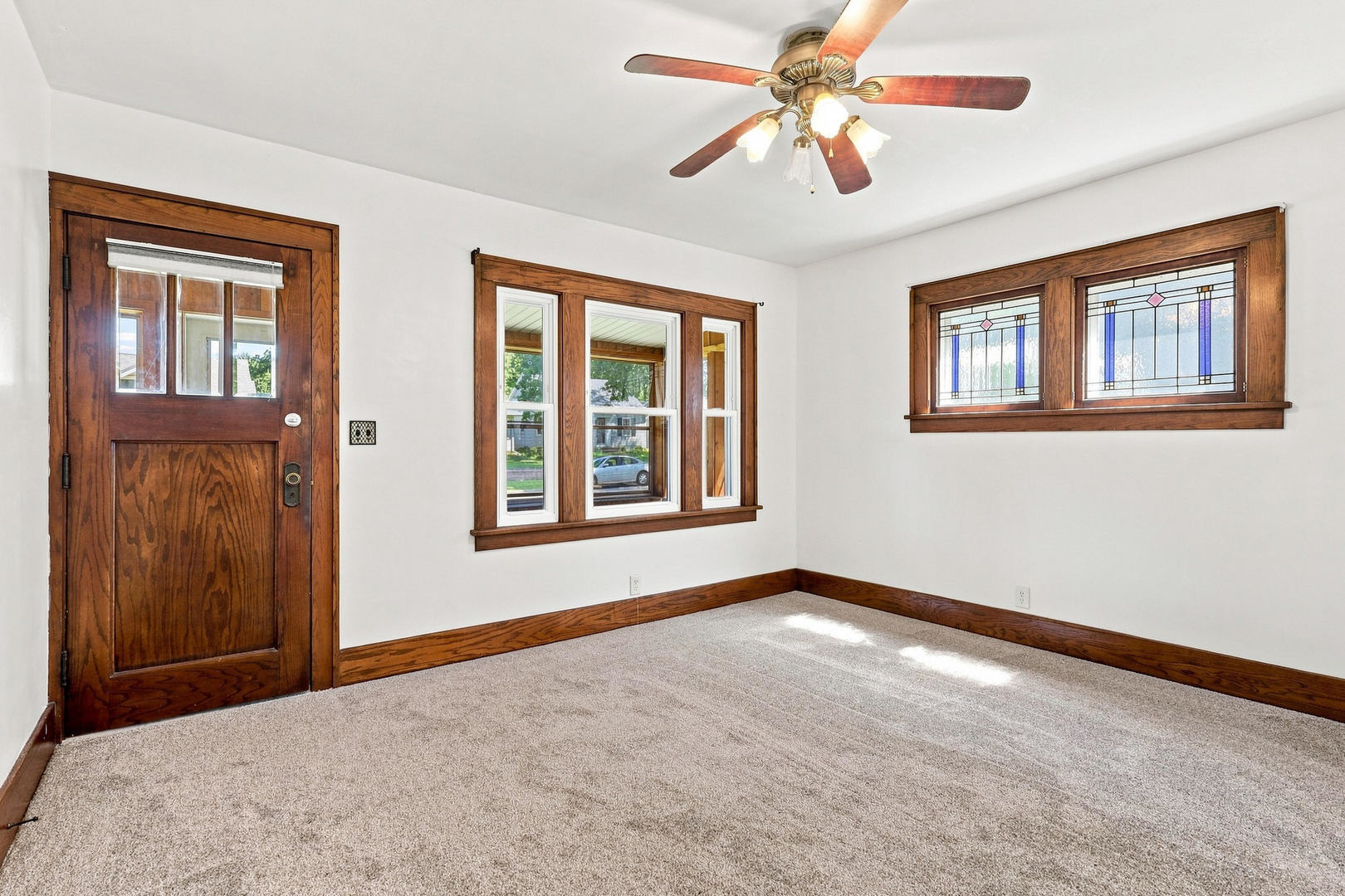 2720 Tremont Avenue Property Photo 6