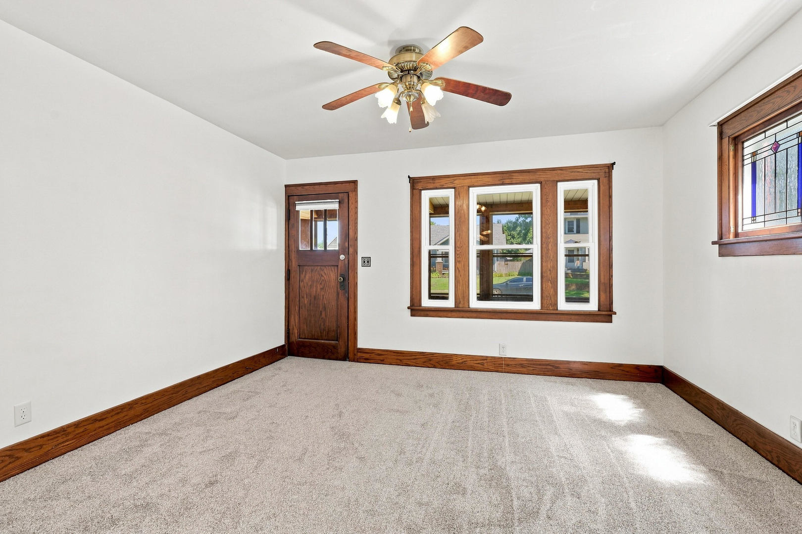 2720 Tremont Avenue Property Photo 7