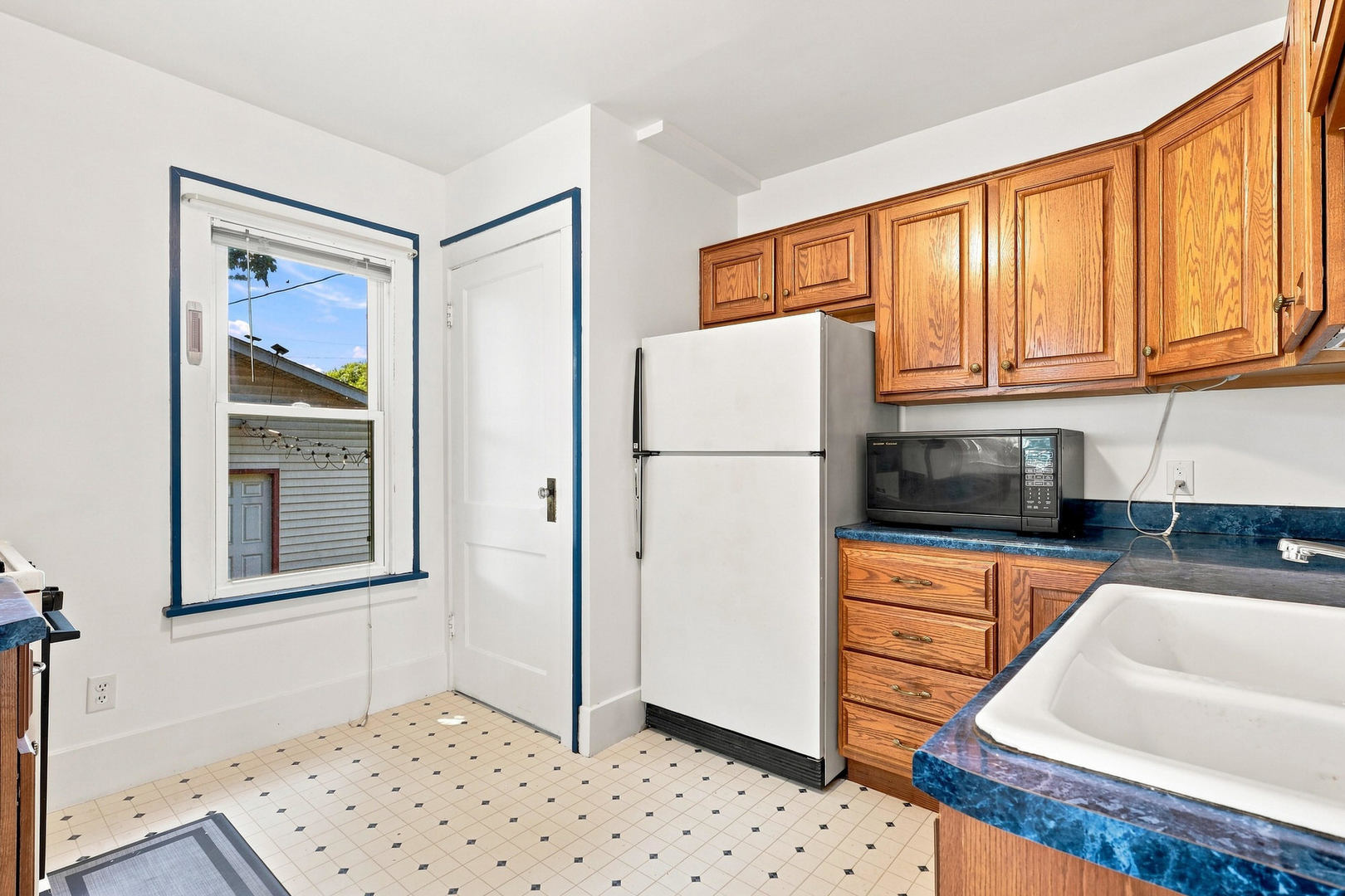 2720 Tremont Avenue Property Photo 11