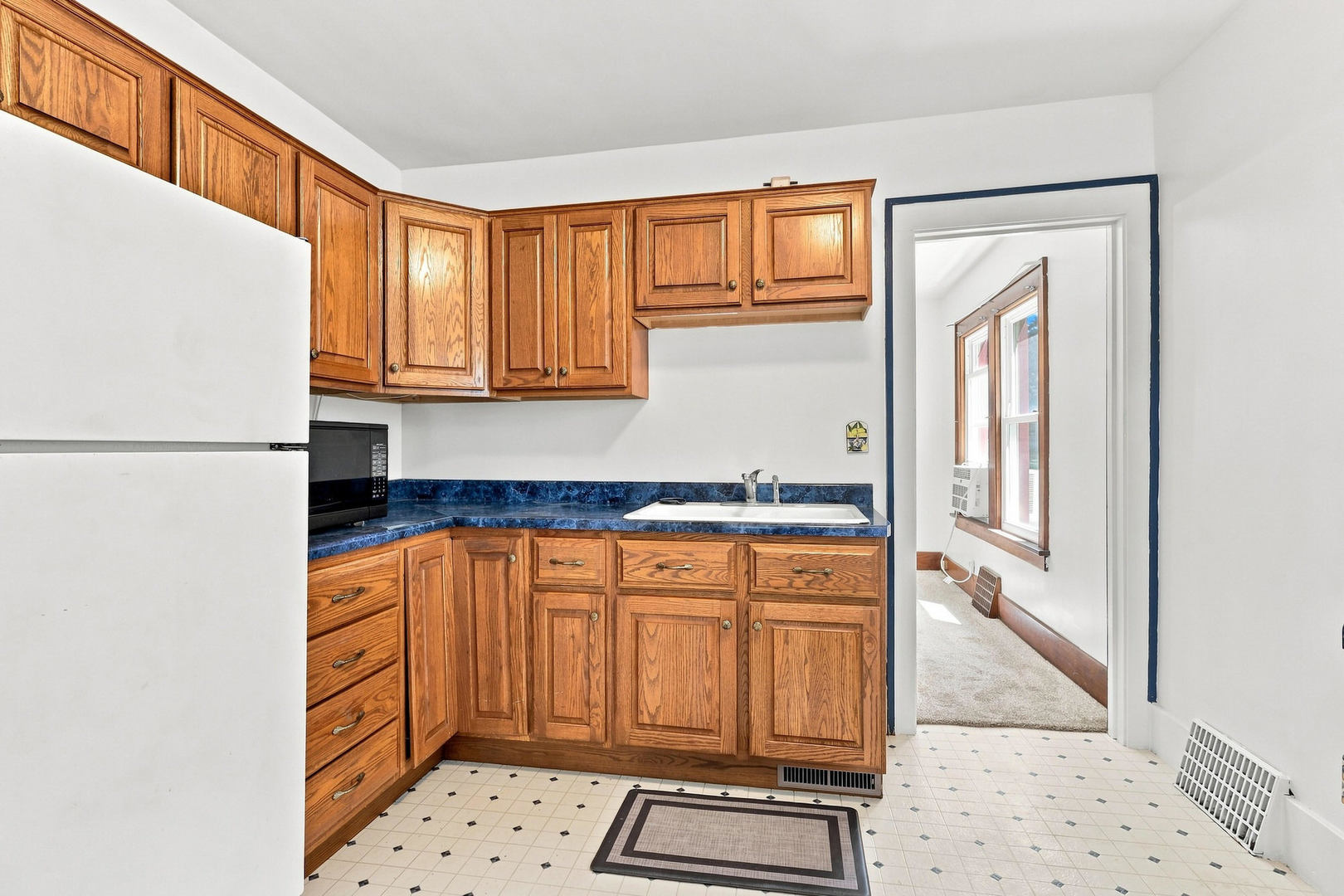 2720 Tremont Avenue Property Photo 13
