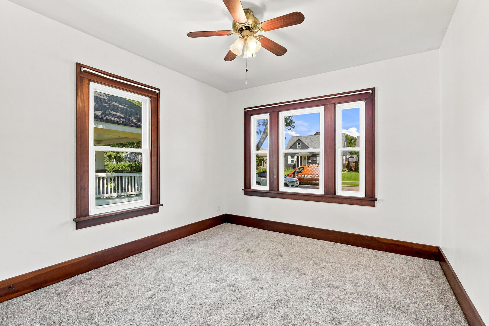 2720 Tremont Avenue Property Photo 14
