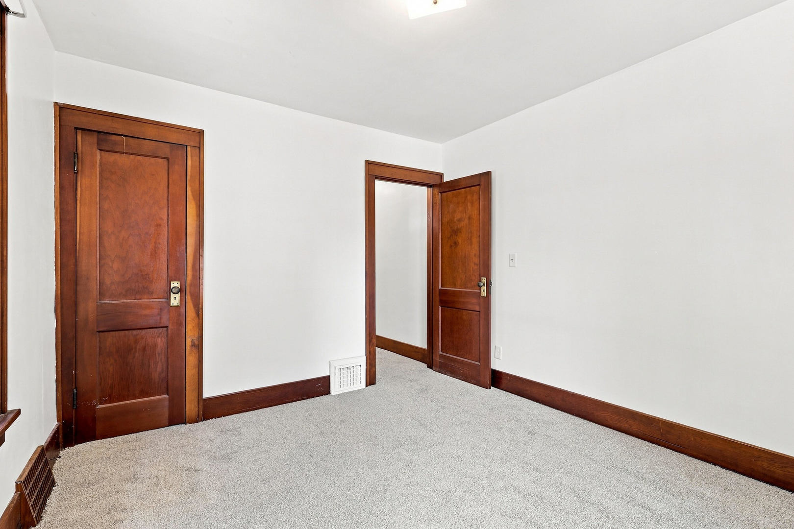 2720 Tremont Avenue Property Photo 17