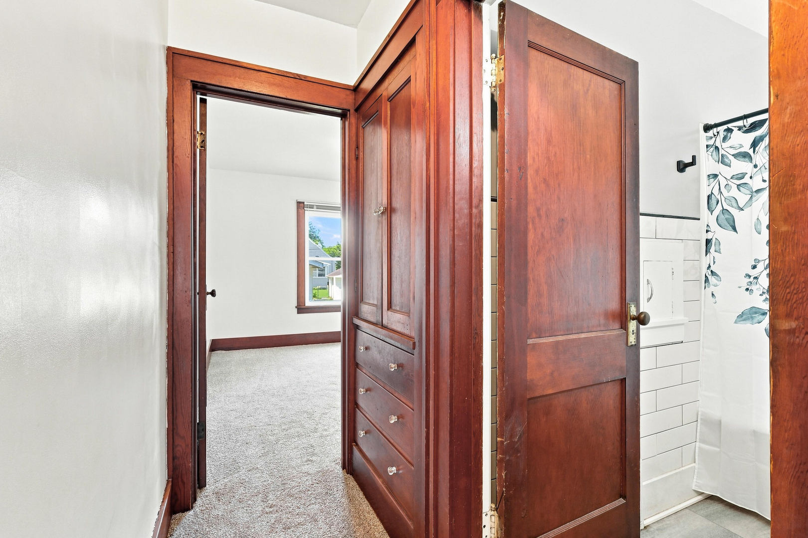 2720 Tremont Avenue Property Photo 18