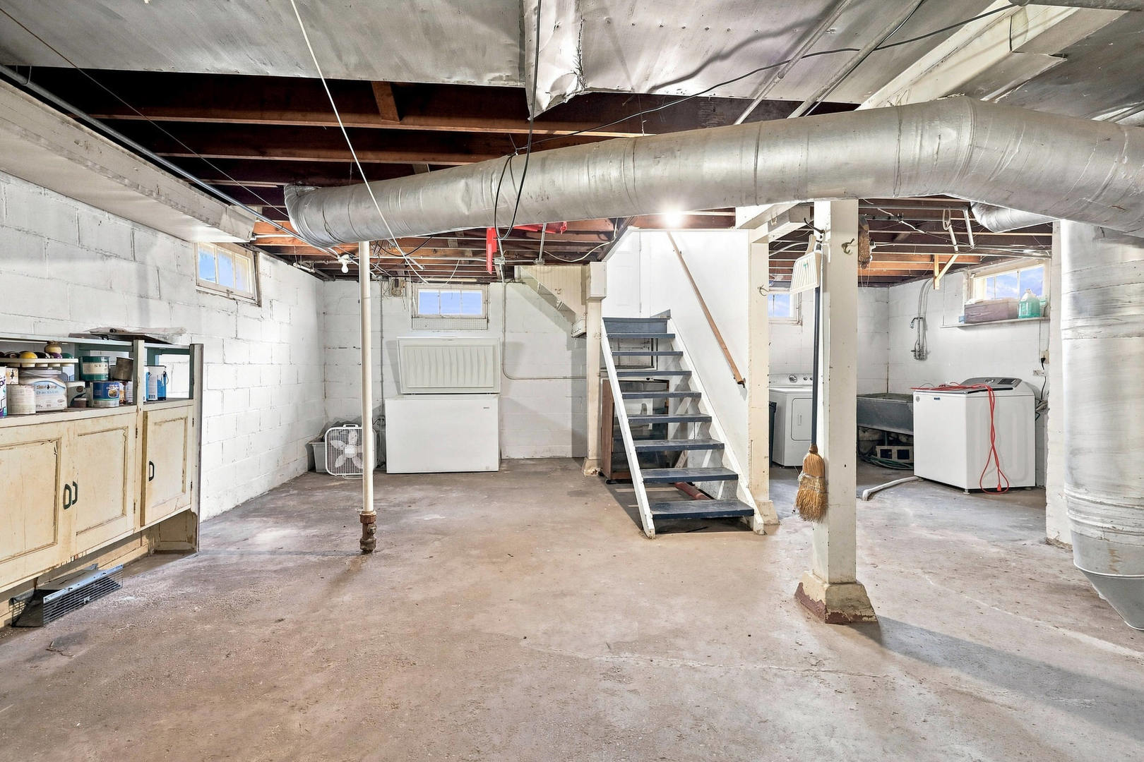 2720 Tremont Avenue Property Photo 23
