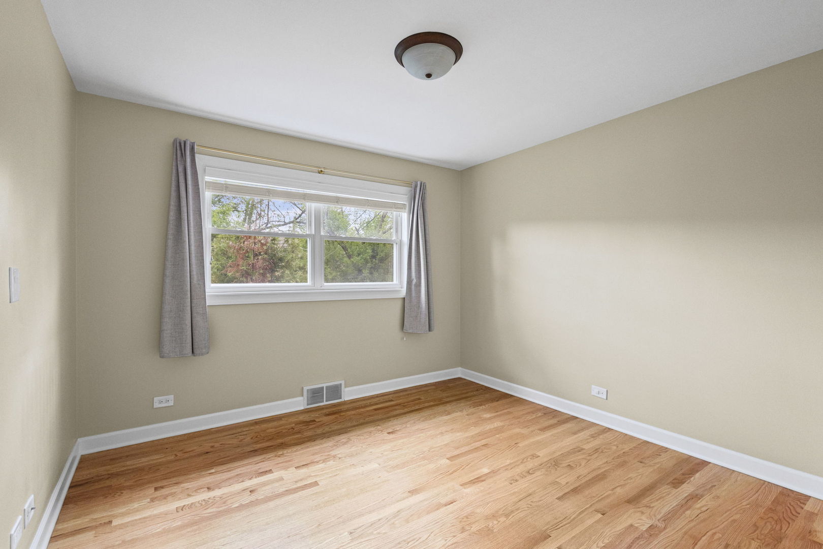 29 Springlake Avenue Property Photo 11