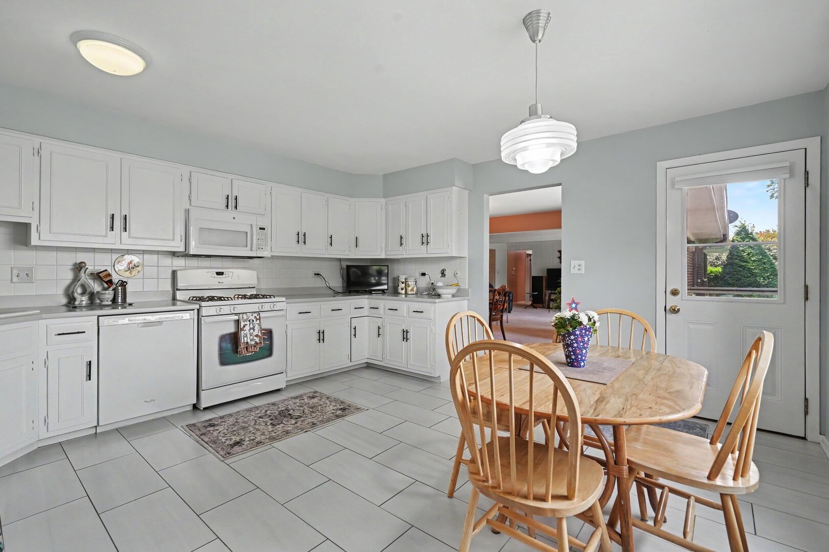 252 Cardinal Drive Property Photo 6