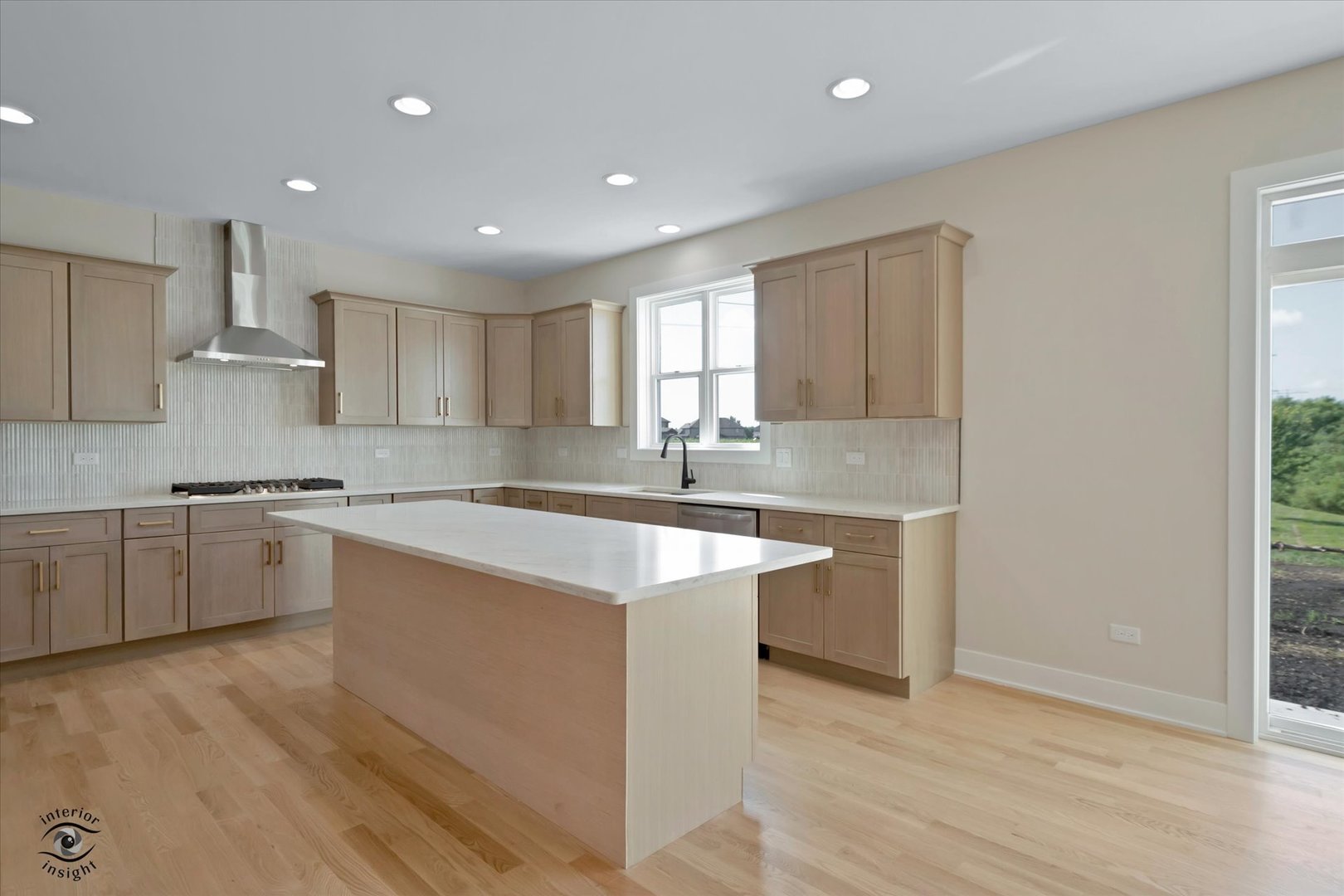 14021 W John Street Property Photo 16