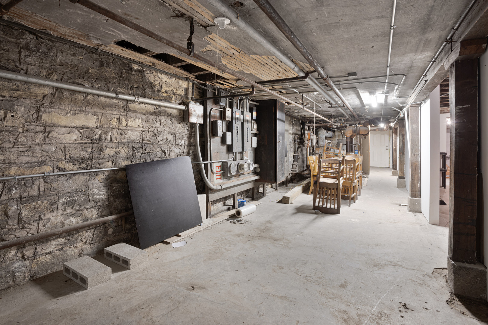 4837 W Irving Park Road Store Property Photo 10