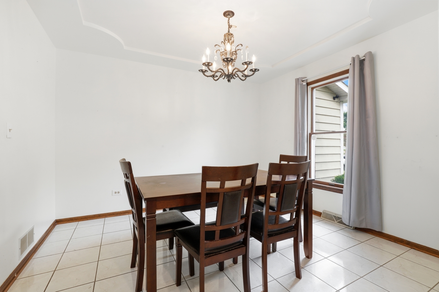 701 Deerwood Drive Property Photo 10