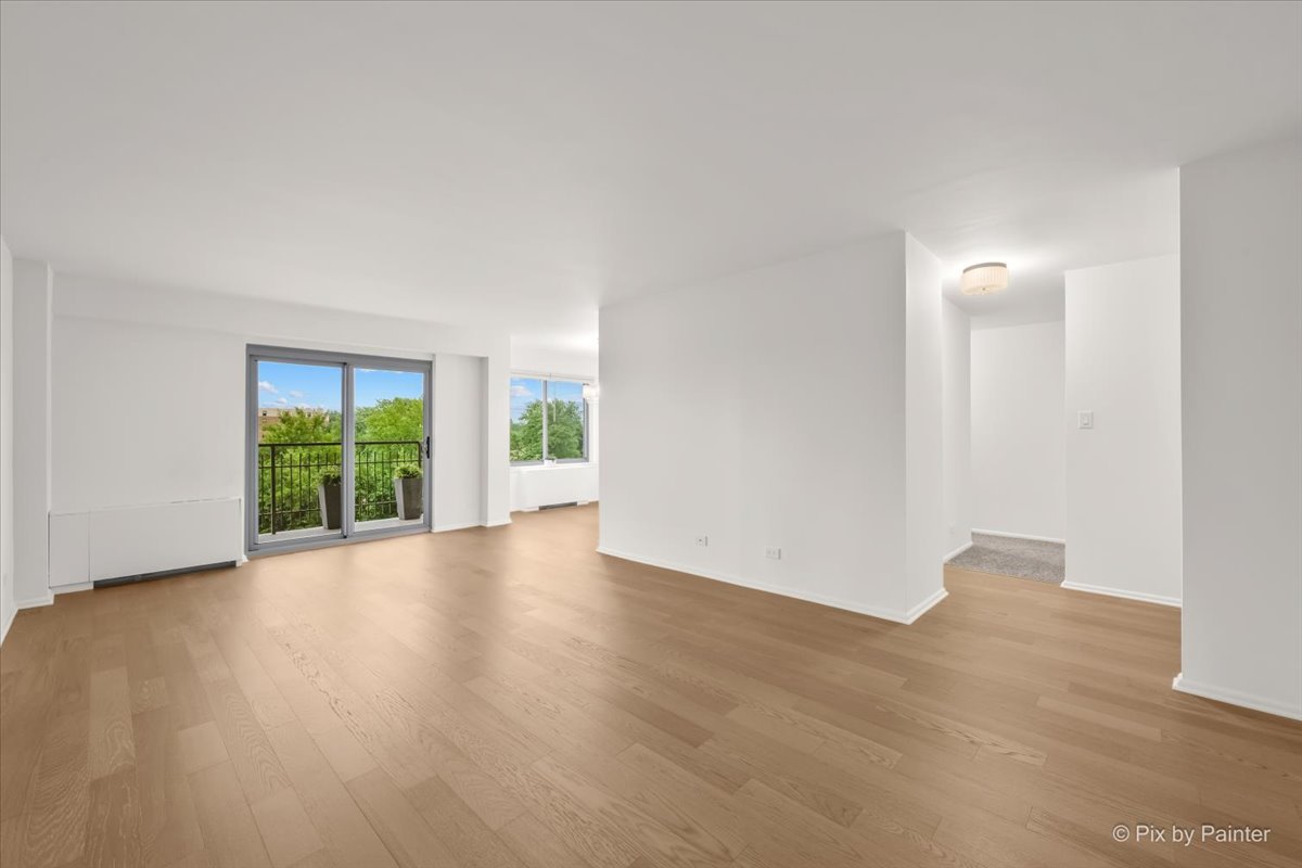 6933 N Kedzie Avenue 405 Property Photo 2