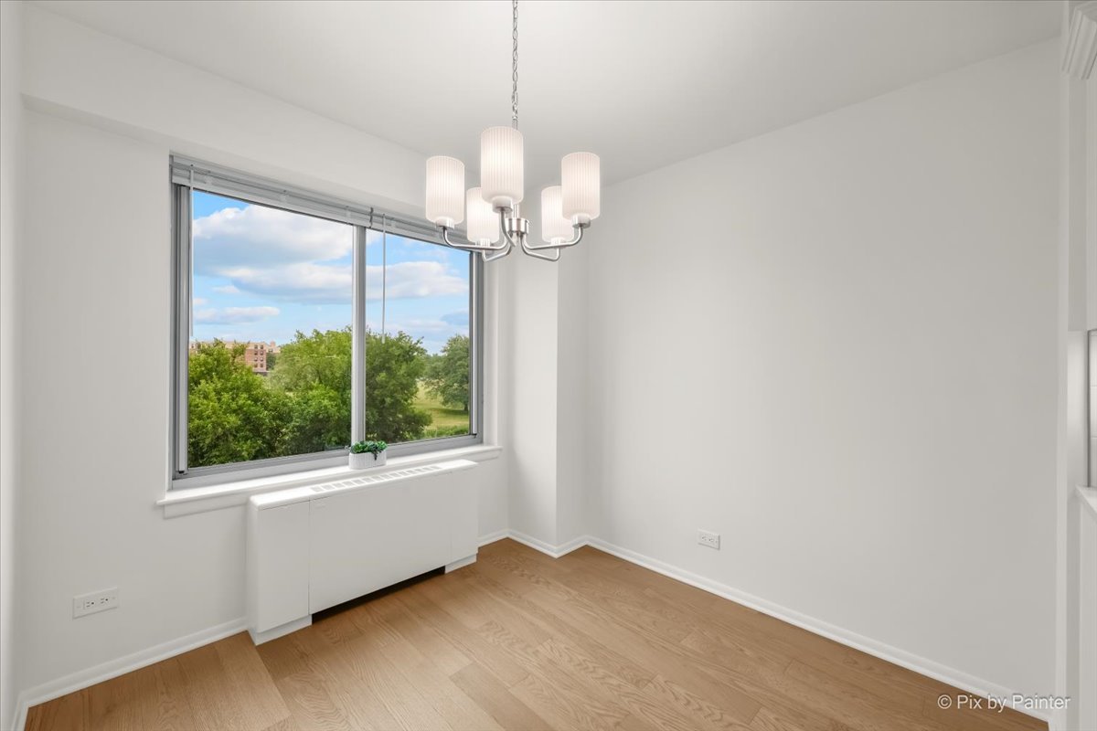 6933 N Kedzie Avenue 405 Property Photo 11